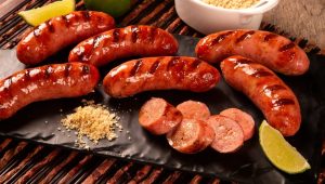 O-que-fazer-com-sobra-de-linguica-assada